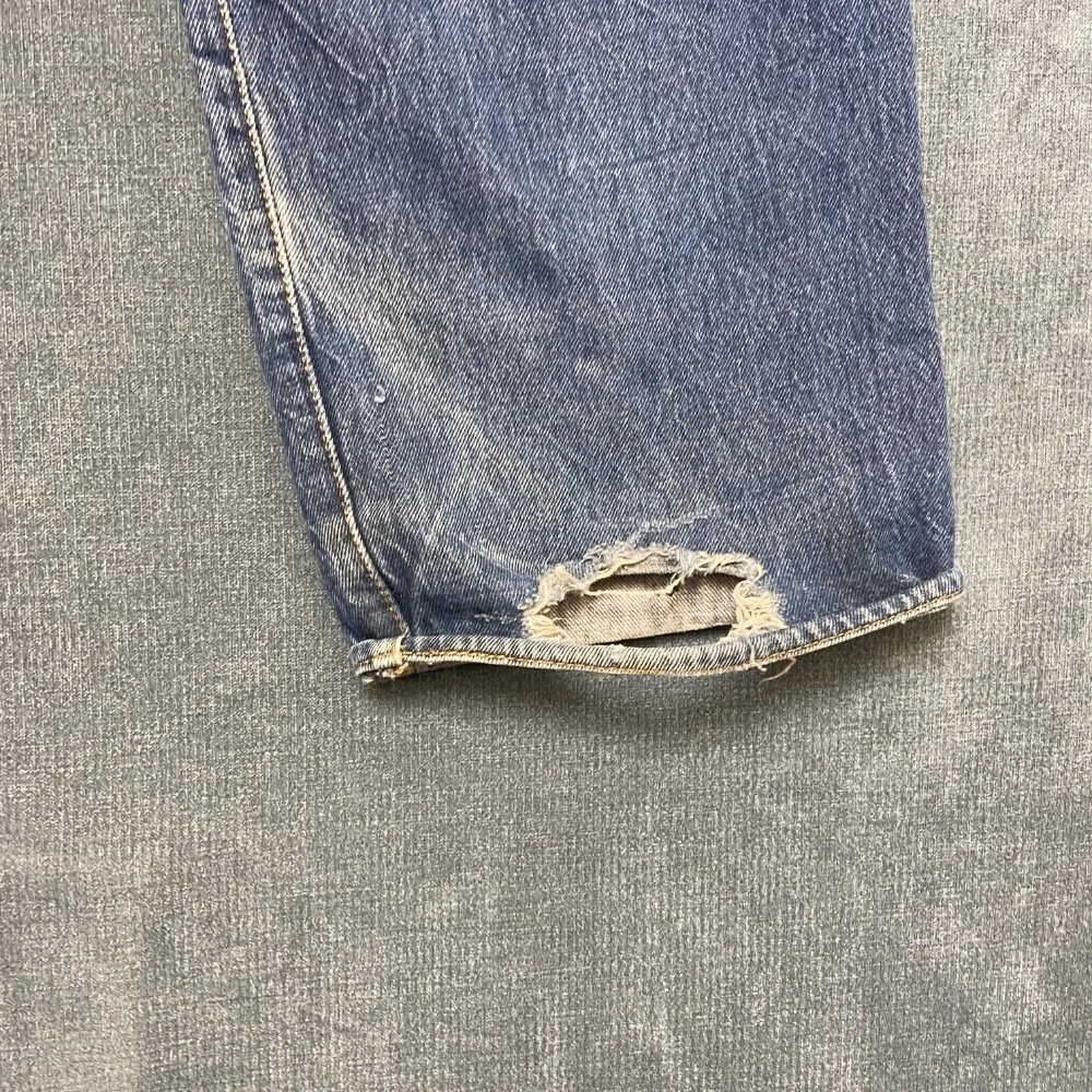 Levi's 501 Jeans Mens 44x34 Blue Denim Cotton Straight Leg Light Wash Zip Fly